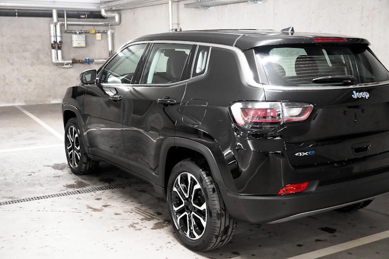 Vehicle image JEEP COMPASS