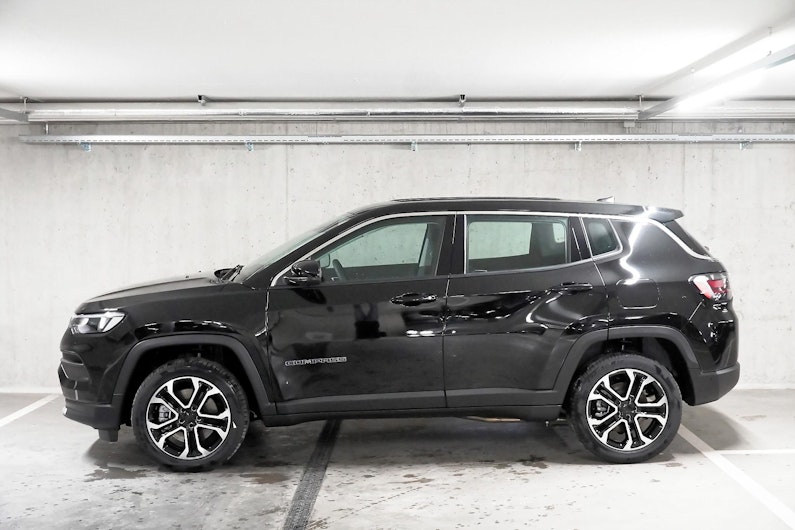 Vehicle image JEEP COMPASS
