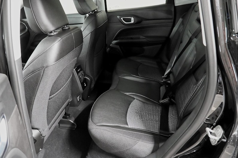 Vehicle image JEEP COMPASS