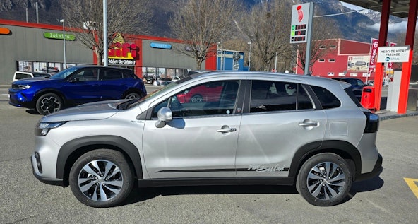 Vehicle image 6