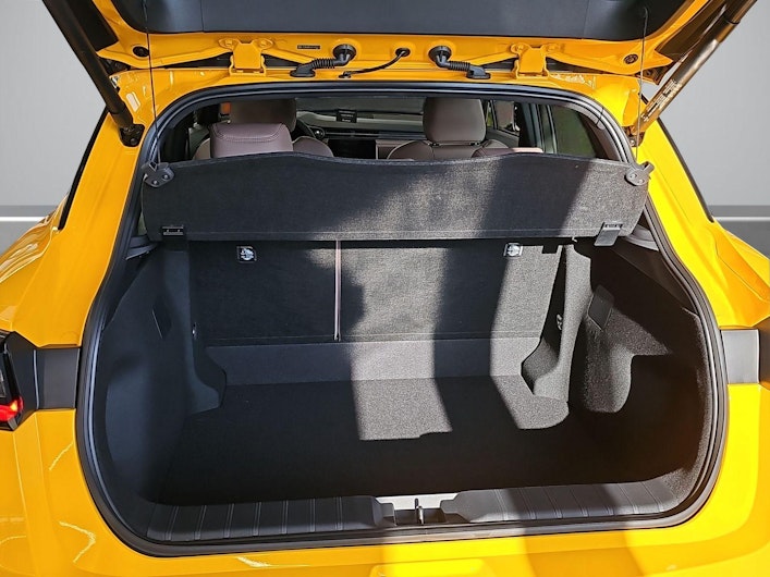 Vehicle image LEXUS LBX