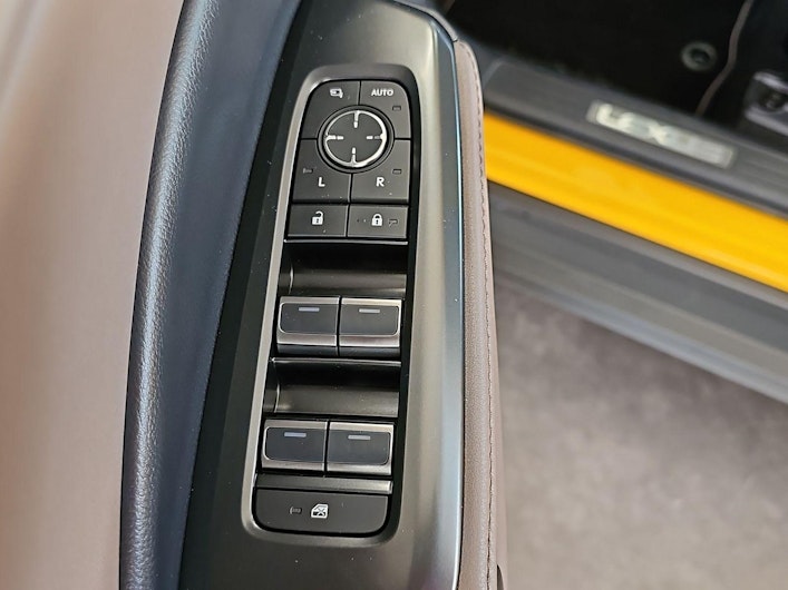 Vehicle image LEXUS LBX