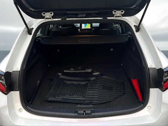 Vehicle image 18 Vehicle image 18