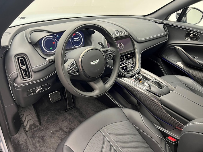 Vehicle image ASTON MARTIN DBX