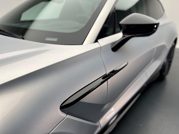 Vehicle image ASTON MARTIN DBX