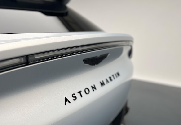 Vehicle image ASTON MARTIN DBX