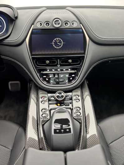 Vehicle image ASTON MARTIN DBX