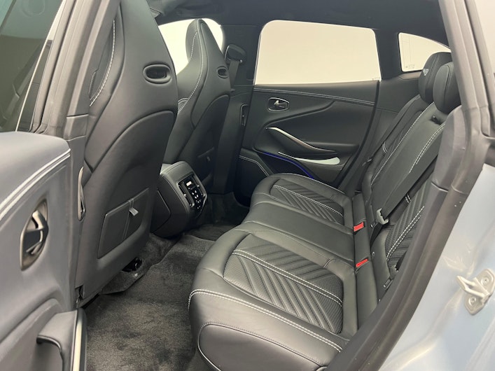 Vehicle image ASTON MARTIN DBX