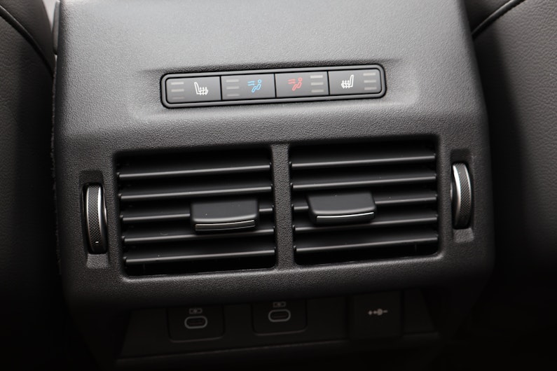 Vehicle image LAND ROVER DISCOVERY SPORT