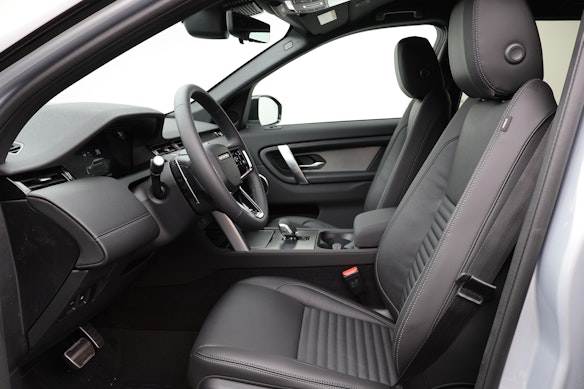 LAND ROVER Discovery Sport 1.5 T 270e Dynamic SE 2