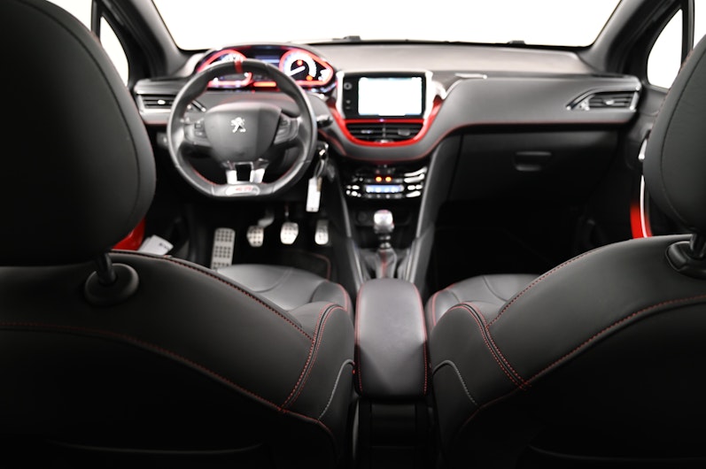 Vehicle image PEUGEOT 208