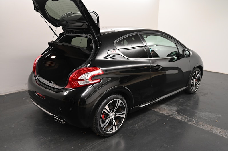 Vehicle image PEUGEOT 208