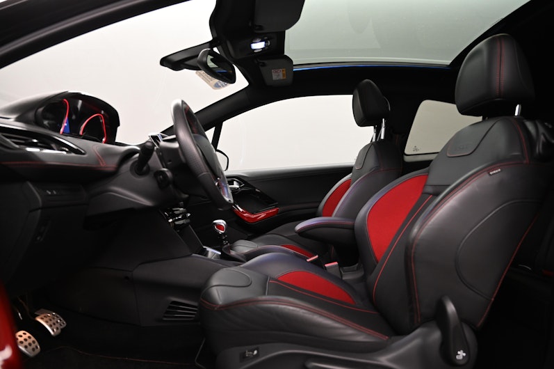 Vehicle image PEUGEOT 208