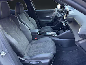 Peugeot 2008 1.2 Hybrid GT