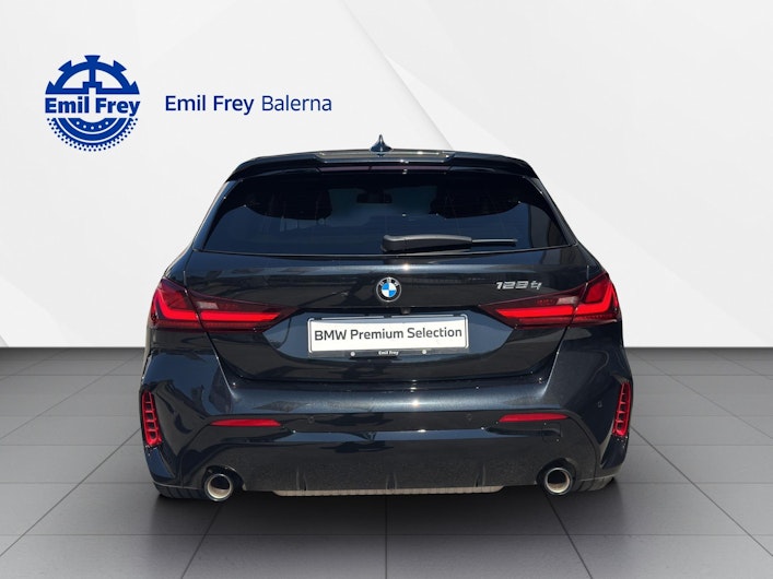 Vehicle image BMW 1 SERIES