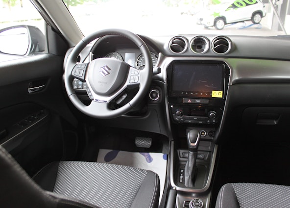 Vehicle image 5 Vehicle image 5