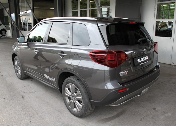 Vehicle image 4 Vehicle image 4