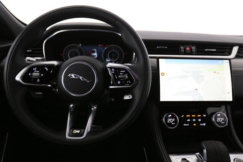 Vehicle image JAGUAR F-PACE