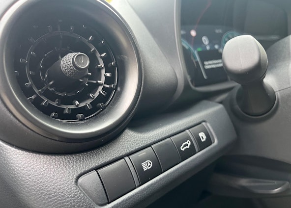 Vehicle image 17 Vehicle image 17