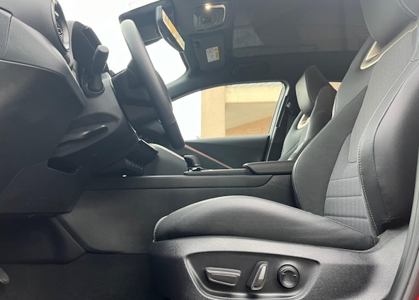 Vehicle image 16 Vehicle image 16