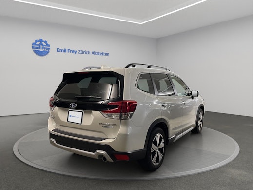 SUBARU Forester Station 2.0i e-Boxer Luxury 1