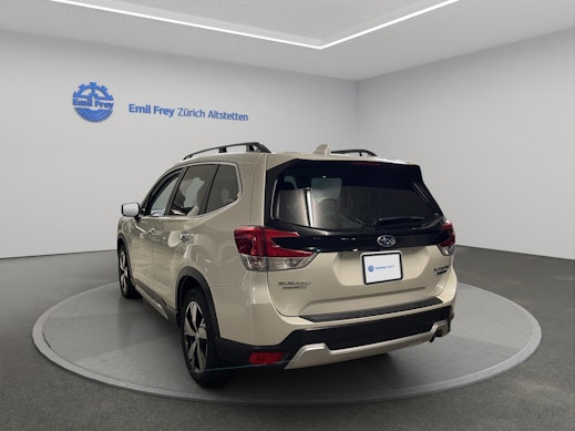 SUBARU Forester Station 2.0i e-Boxer Luxury 2