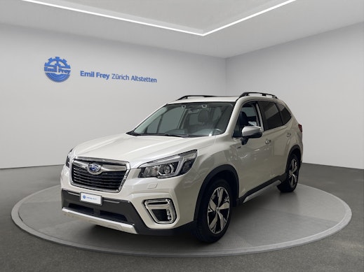 SUBARU Forester Station 2.0i e-Boxer Luxury 0