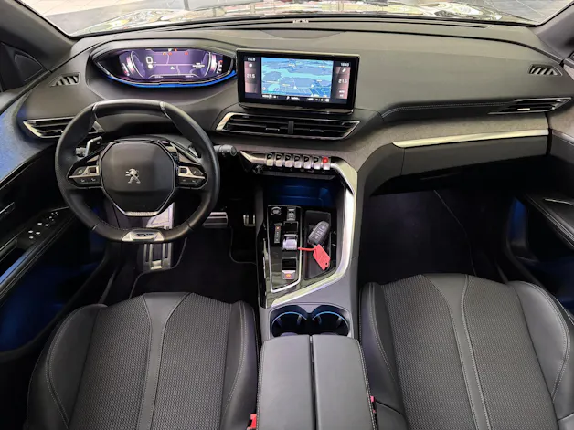 Peugeot 5008 1.5 BlueHDi GT *7-Sitzer*