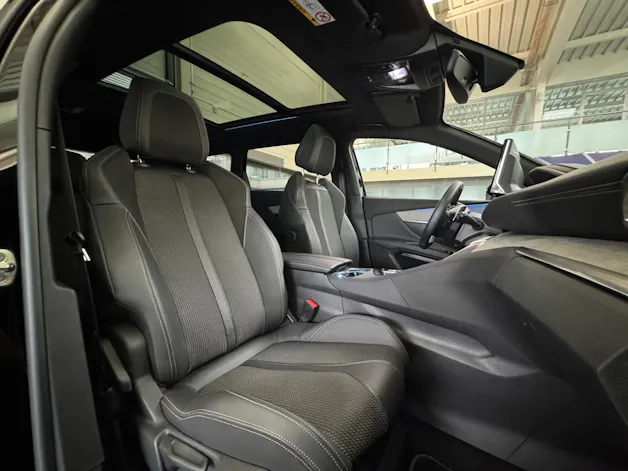 Peugeot 5008 1.5 BlueHDi GT *7-Sitzer*