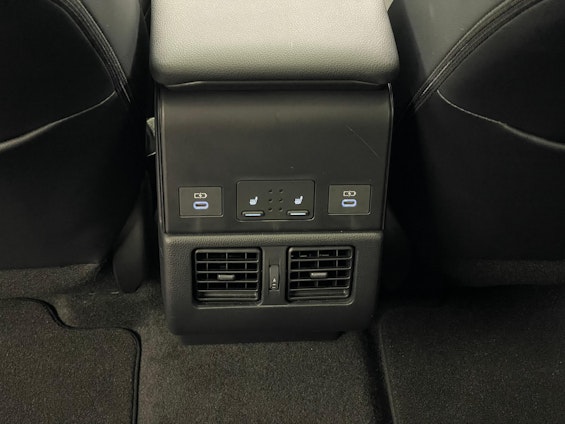 Vehicle image 15 Vehicle image 15