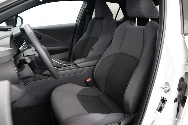 Vehicle image TOYOTA C-HR