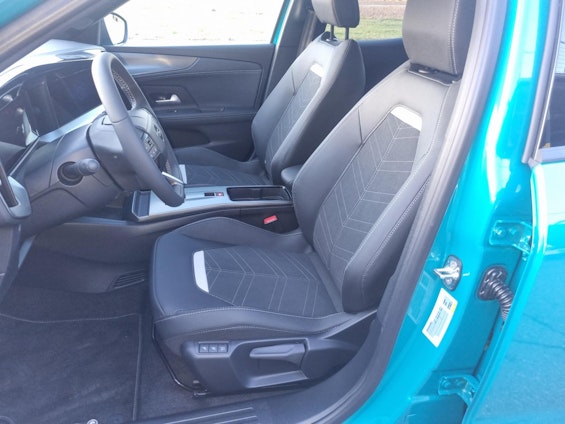 Vehicle image 6 Vehicle image 6