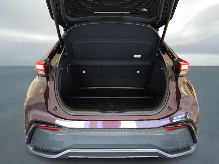 Vehicle image TOYOTA C-HR