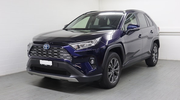 First vehicle image
