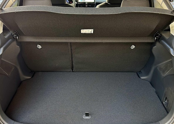 Vehicle image 6 Vehicle image 6