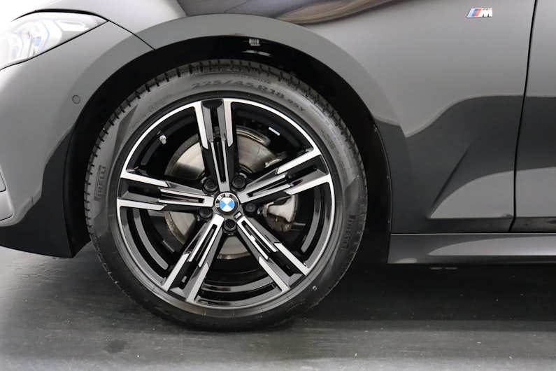 Vehicle image BMW 3 SERIES