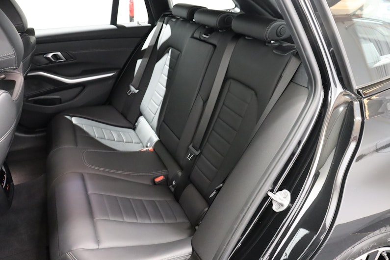 Vehicle image BMW 3 SERIES