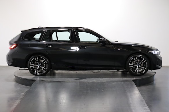 BMW 320d xDrive Touring 2