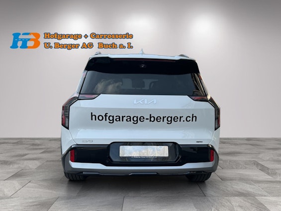 Vehicle image 4 Vehicle image 4