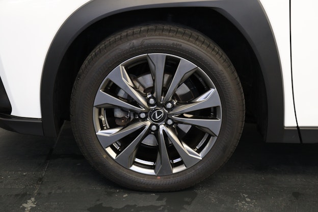 Vehicle image 12