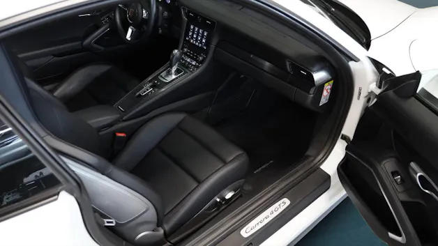 Porsche 911 Carrera 4 GTS
