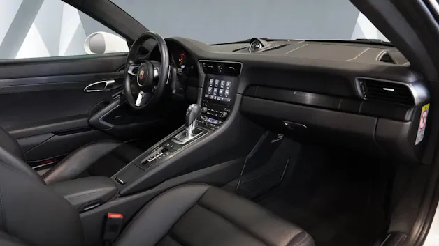 Porsche 911 Carrera 4 GTS