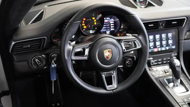 Porsche 911 Carrera 4 GTS