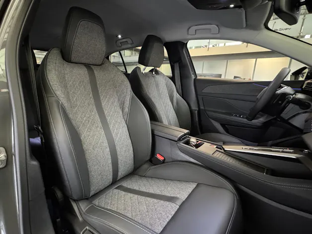 Peugeot 408 1.6 PHEV 180 Allure Pack