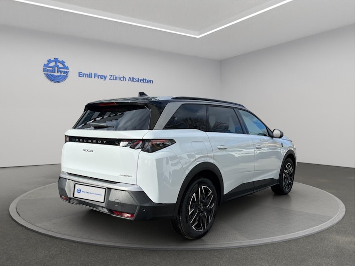 Vehicle image PEUGEOT 5008