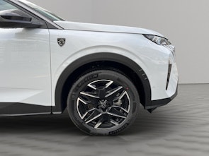 Vehicle image PEUGEOT 5008 1.2 Hybrid GT