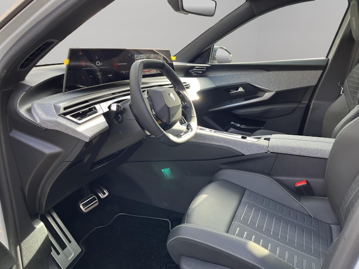 Vehicle image PEUGEOT 5008