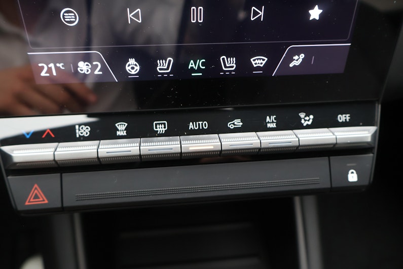 Vehicle image MITSUBISHI ASX