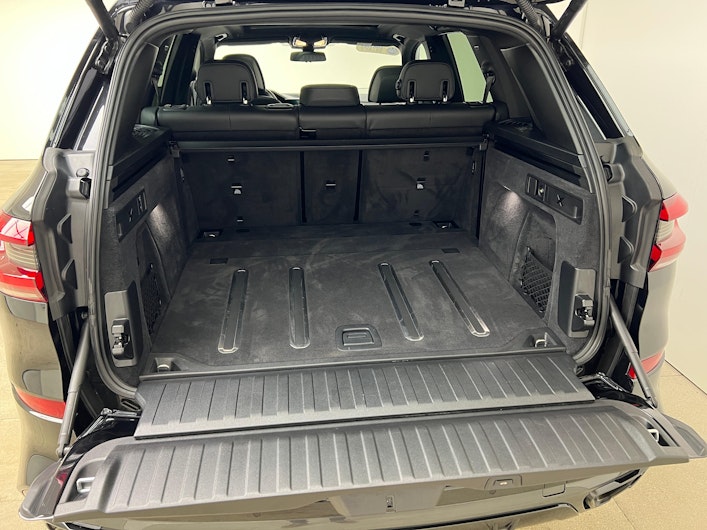 Vehicle image BMW X5