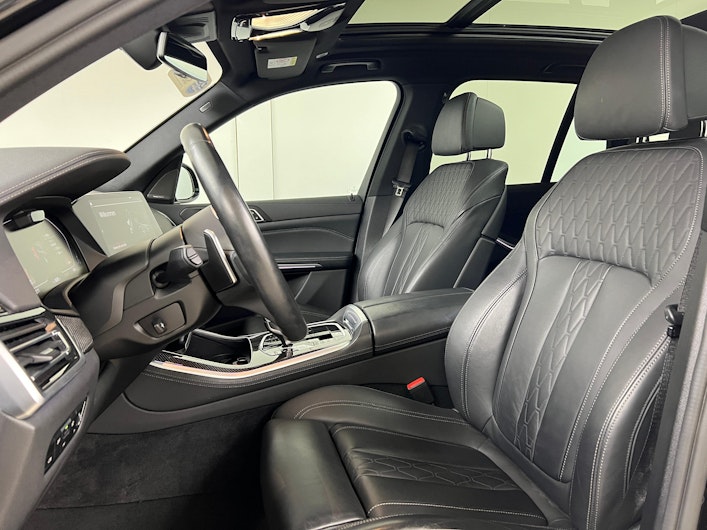 Vehicle image BMW X5